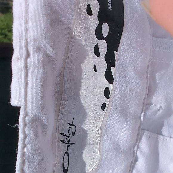 Oakley Shorts - Picture 7 of 9